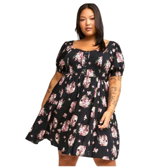 TORRID PLUS Mini Challis Hook & eye Skull, Rose ,Skater dress Size 2X - Picture 7 of 16